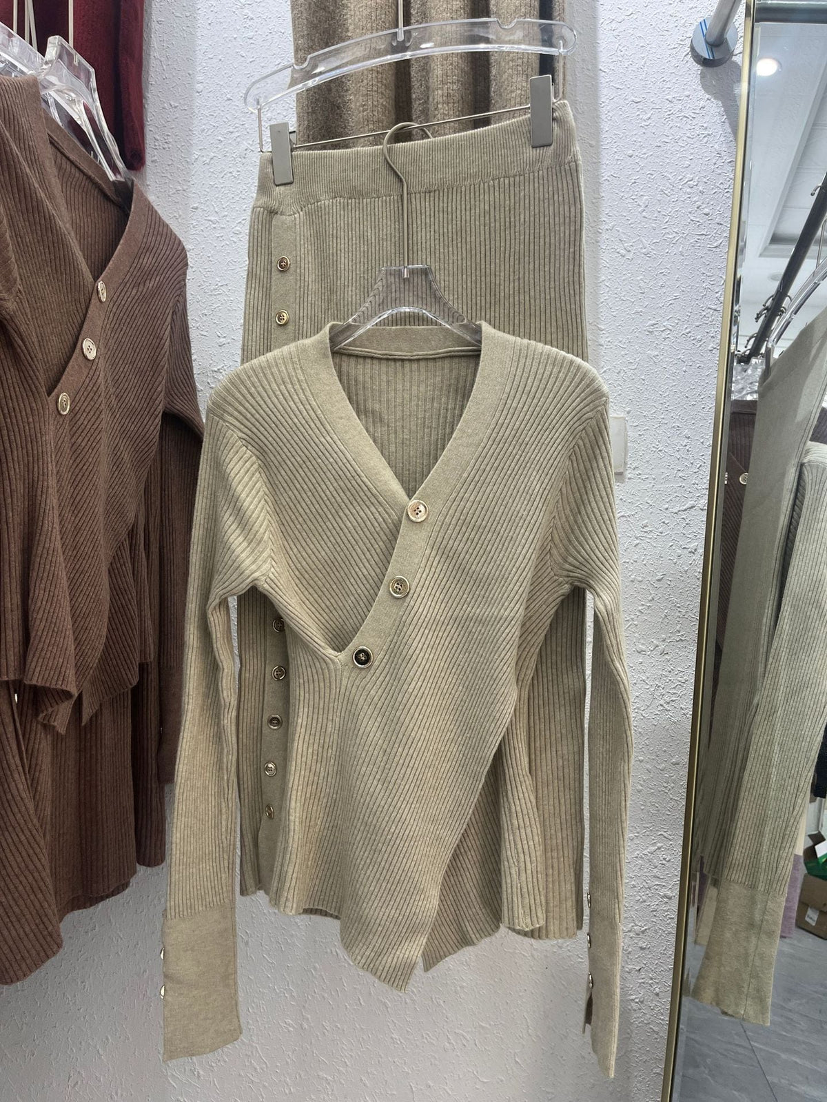 【set】クロスVネックニットセーター×スカートセット M25894
