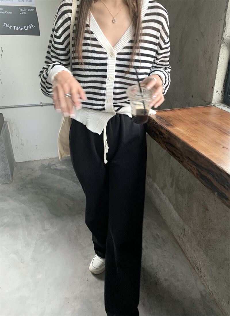 【outer】秋4色Vネック長袖無地ボーダー柄冷房対策薄手ニットカーディガンF0548