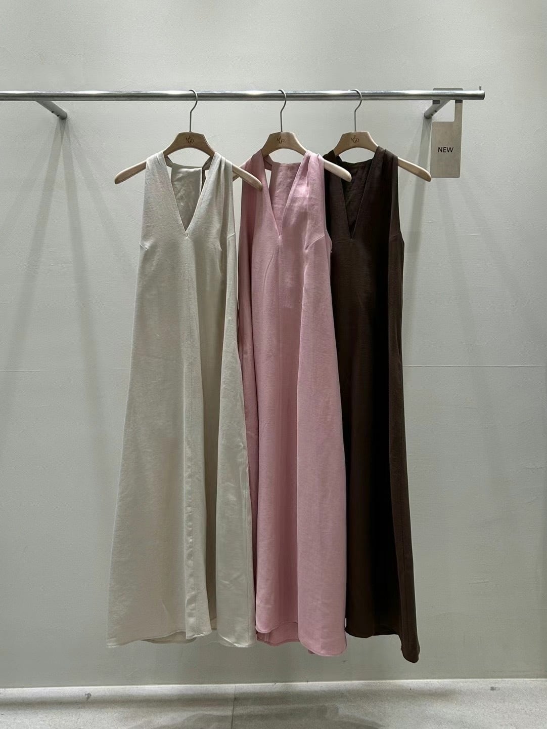 【dress】ホルターネックワンピース M24730