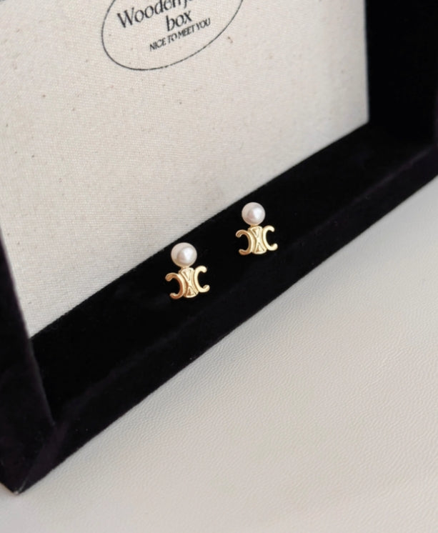 【小物】英字柄ピアスアクセサリーG21976