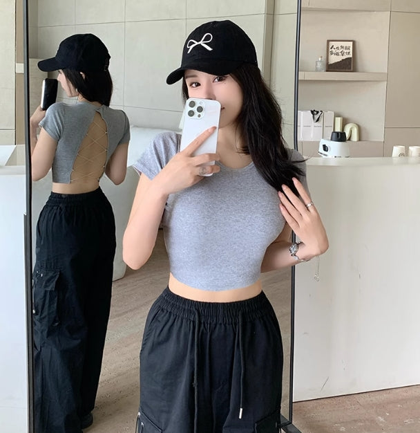【tops】バックで綺麗スリットTシャツG22376