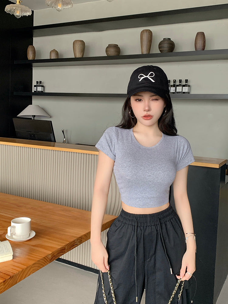 【tops】バックで綺麗スリットTシャツG22376