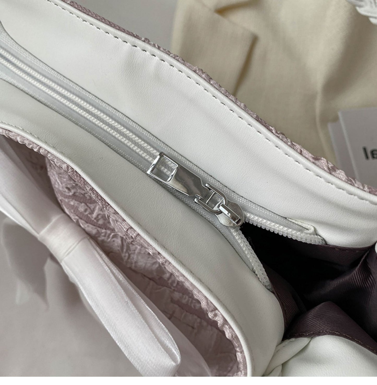 【小物】4色大容量ショルダーバッグG22681