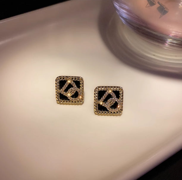 【小物】英字柄ピアスアクセサリーG22802