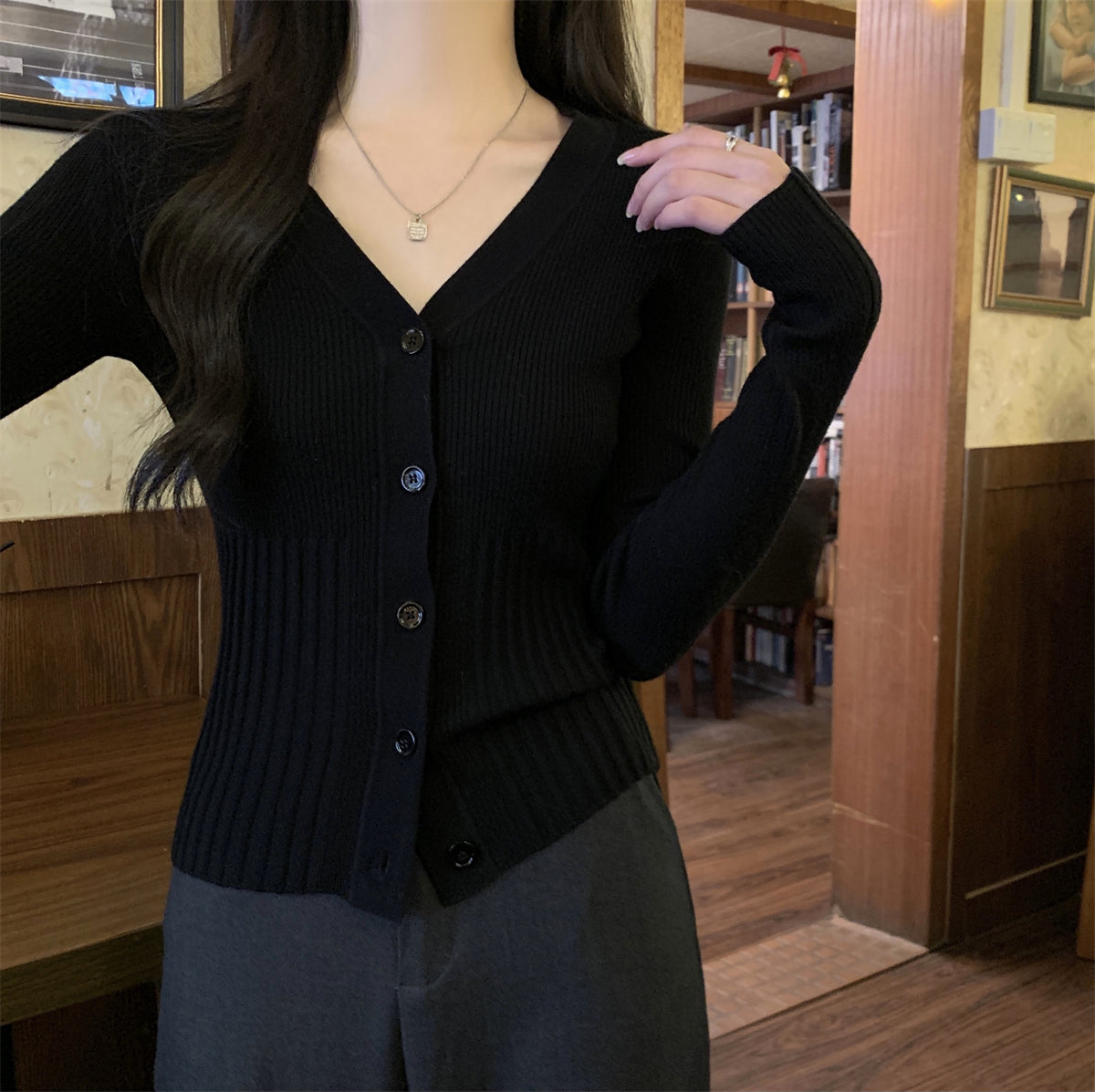 【outer】VネックニットカーディガンG22901