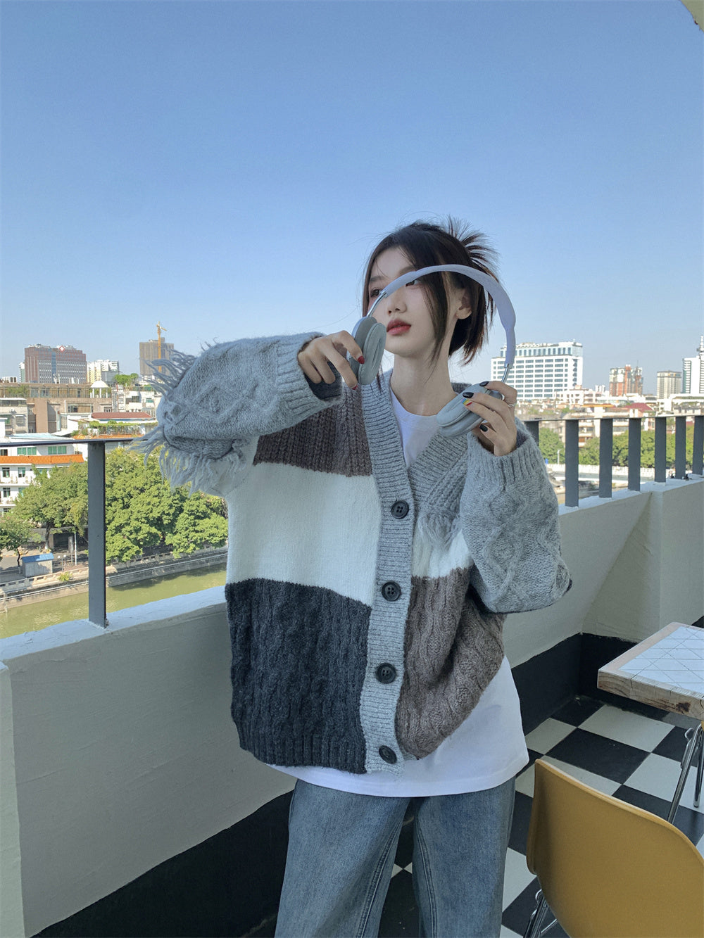 【outer】VネックニットカーディガンG23205