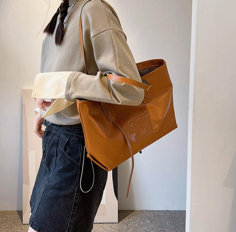 【小物】2色メッセンジャーバッグF8109