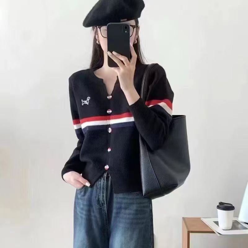 【tops】Vネック長袖ニットセーターG23539