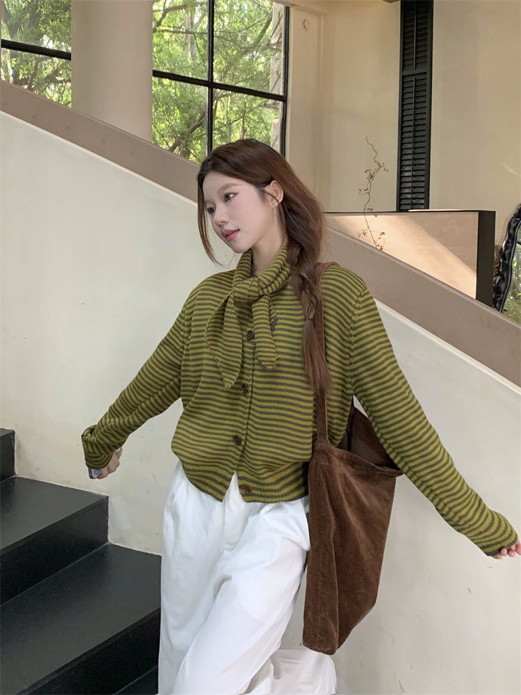 【tops】2色スカーフ付き長袖ニットセーターG24330