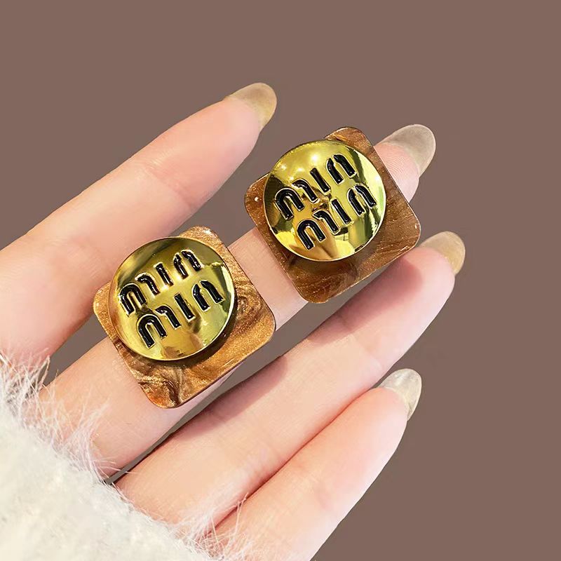 【小物】英字柄ピアスアクセサリーG24490