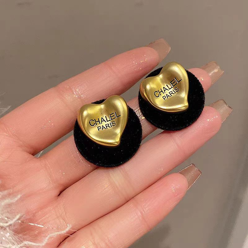 【小物】英字柄ピアスアクセサリーG24492