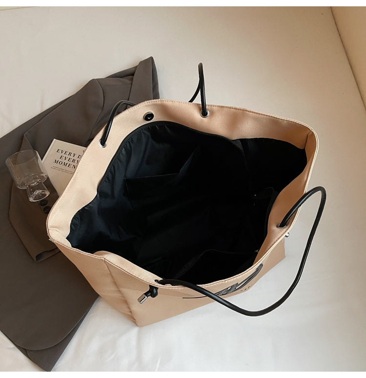 【小物】3色大容量ショルダーバッグG24548