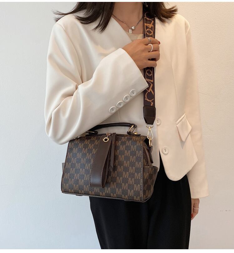 【小物】ファッション高級感OL通勤合わせやすい大容量斜め掛けハンドバッグINS風 G5086
