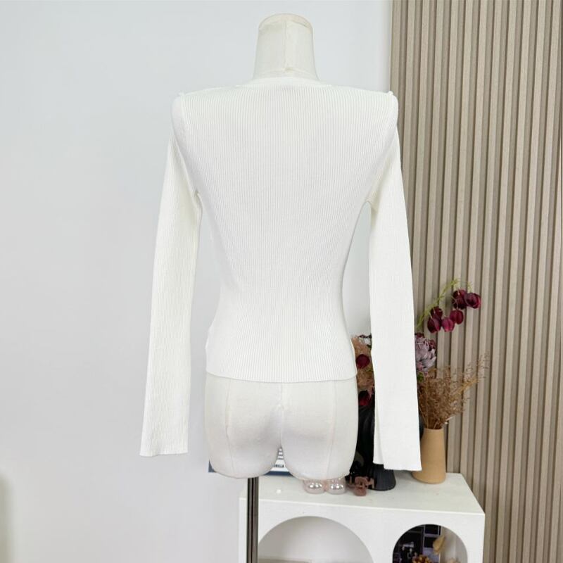 【tops】フロントカットニットトップス Q7622