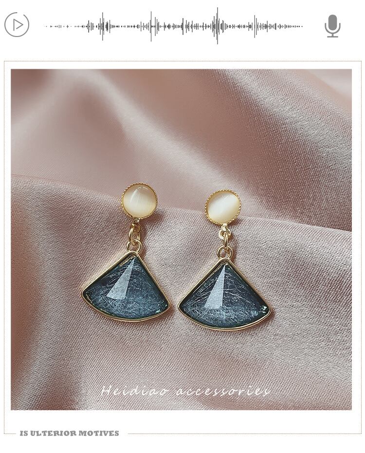 【小物】レトロスウィート三角形アクセサリーピアスレディースファッション
