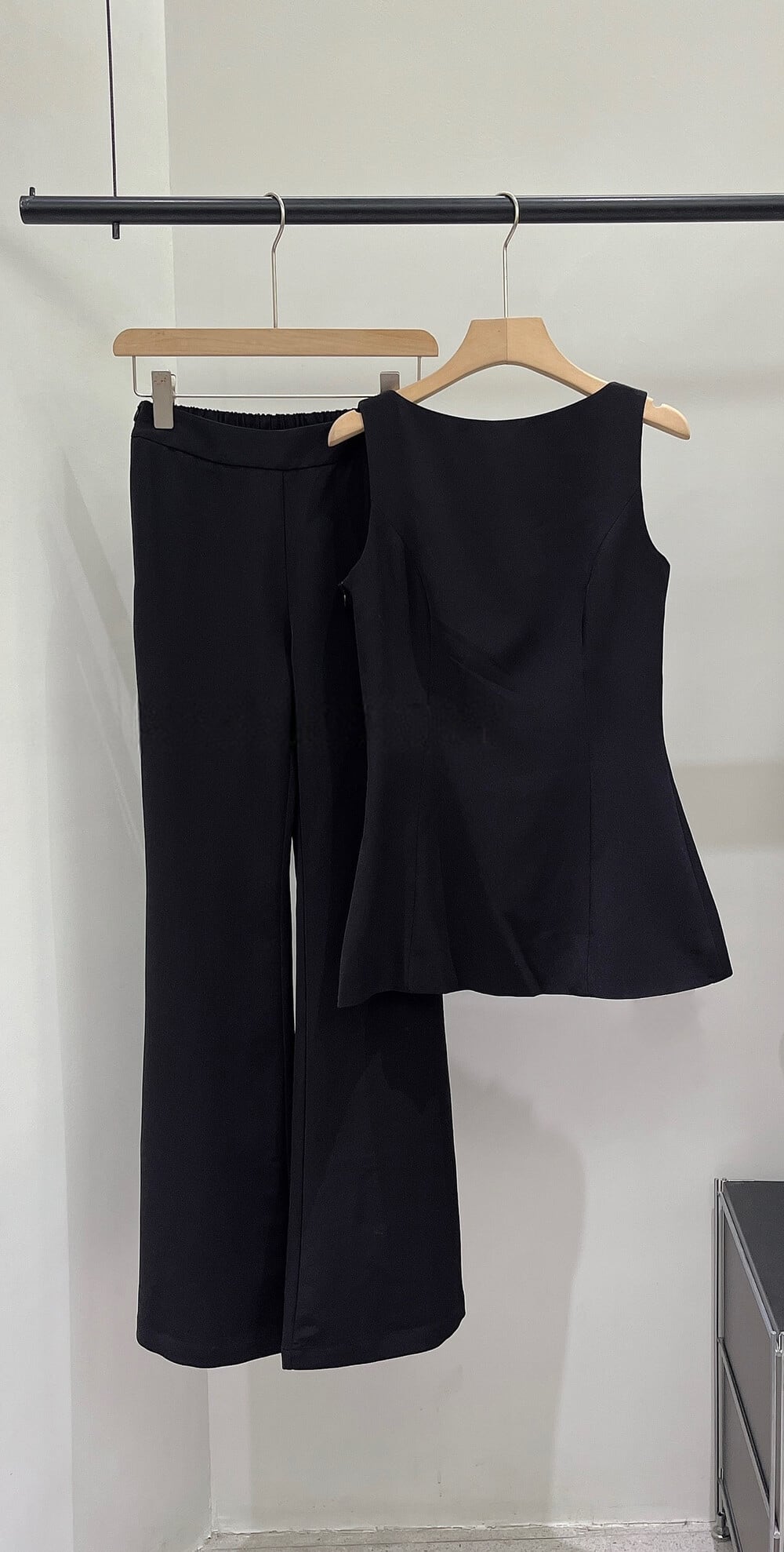 【set】バックリボンノースリーブトップス×フレアパンツセット N3572