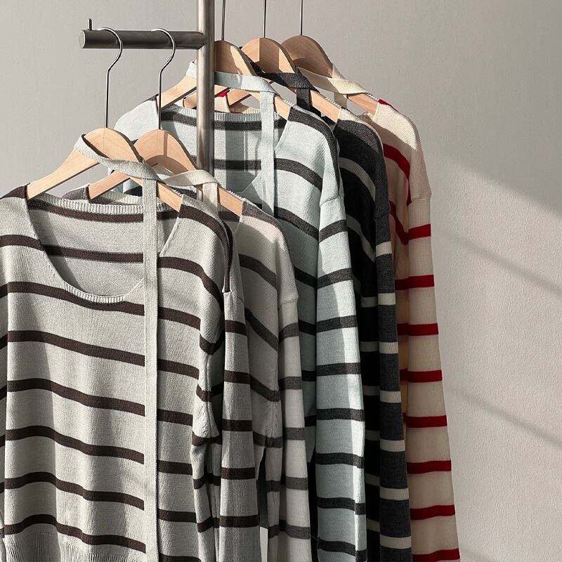 【tops】スカーフ付きボーダー柄ニットトップス Q8284