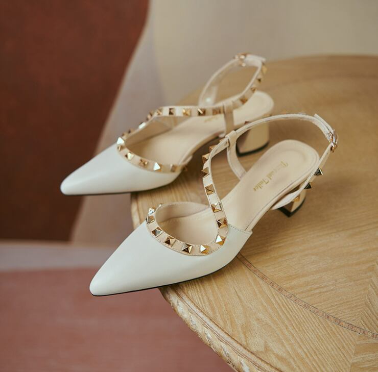 【shoes】2色超人気履きやすいキレー目ポインテッドトゥチャンキーヒールサンダルF2846