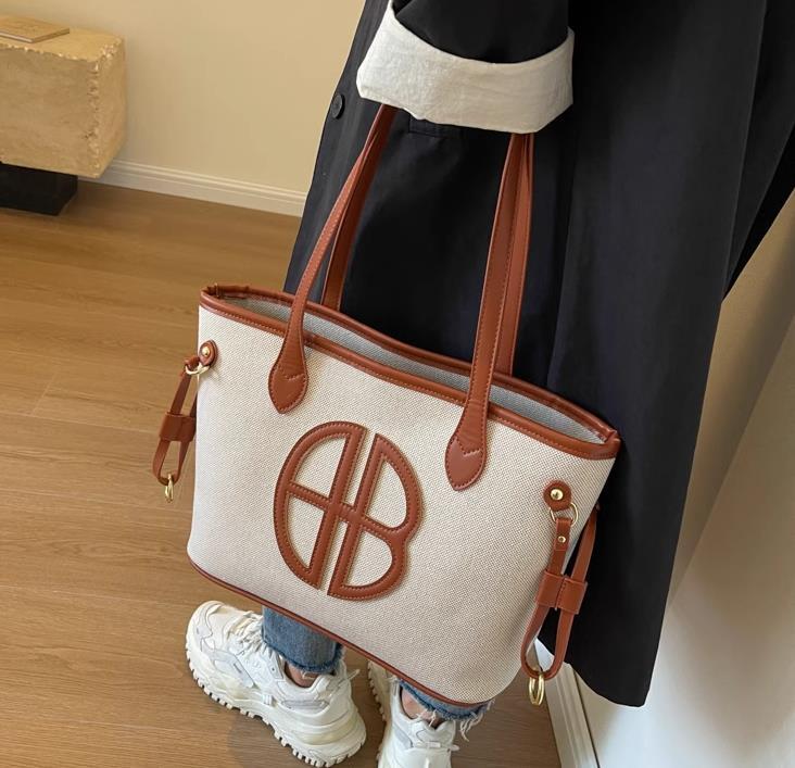 【小物】2色大容量バッグF6975