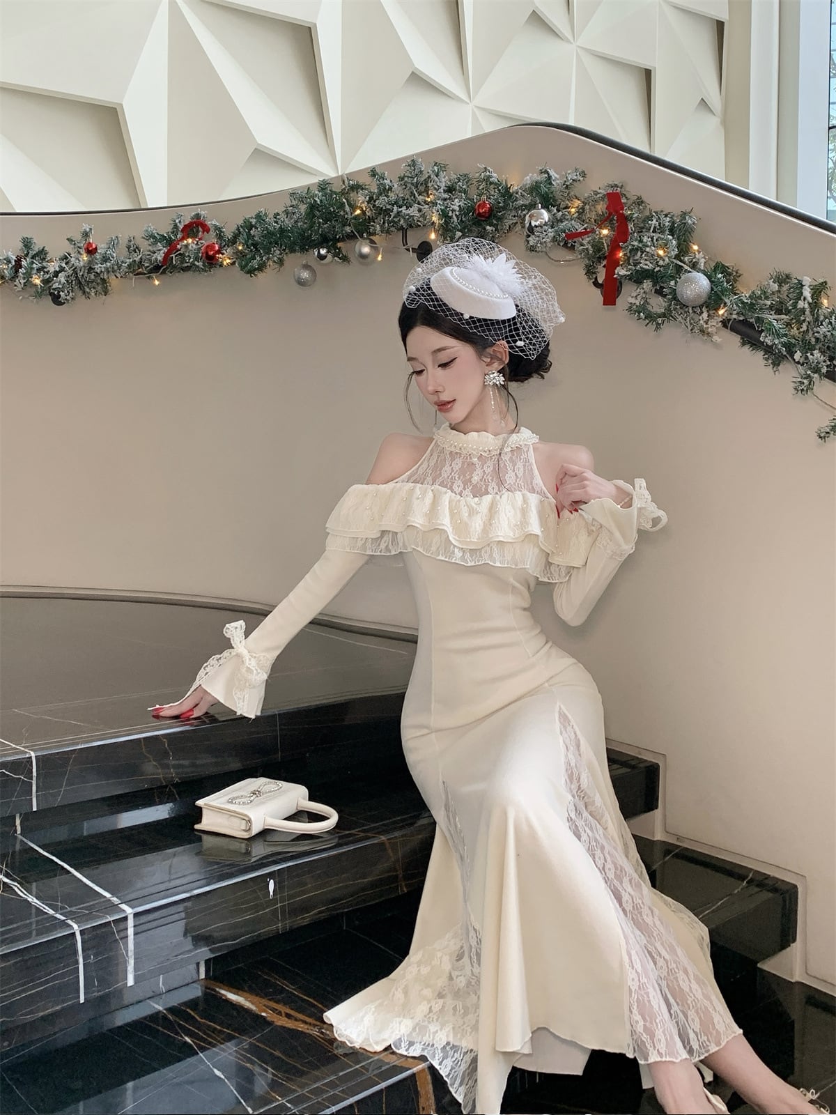【dress】オフショルレースドッキングワンピース Q7878