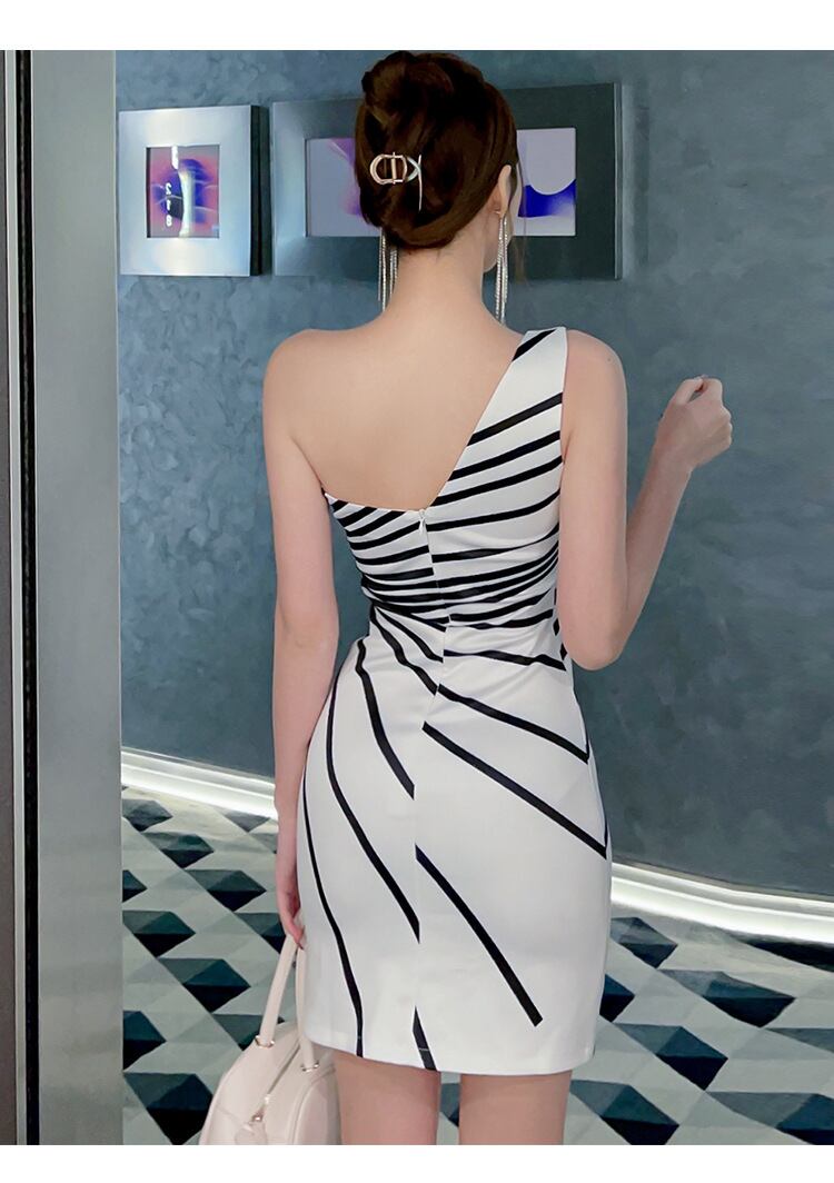 【dress】オフショルダーストライプ柄ワンピース G21299