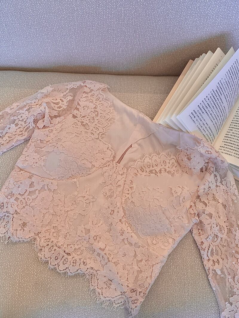 【tops】Vネックレーストップス M27972