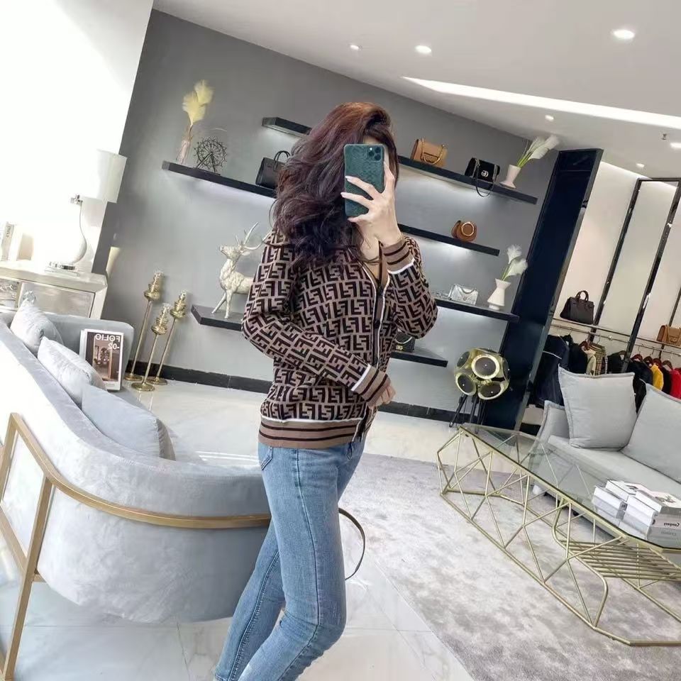 【outer】Vネック長袖ニットカーディガンG23469