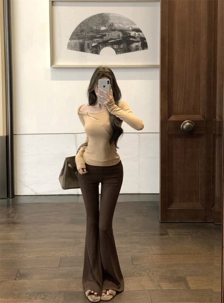 【tops】オフショルダー長袖Tシャツ M28705
