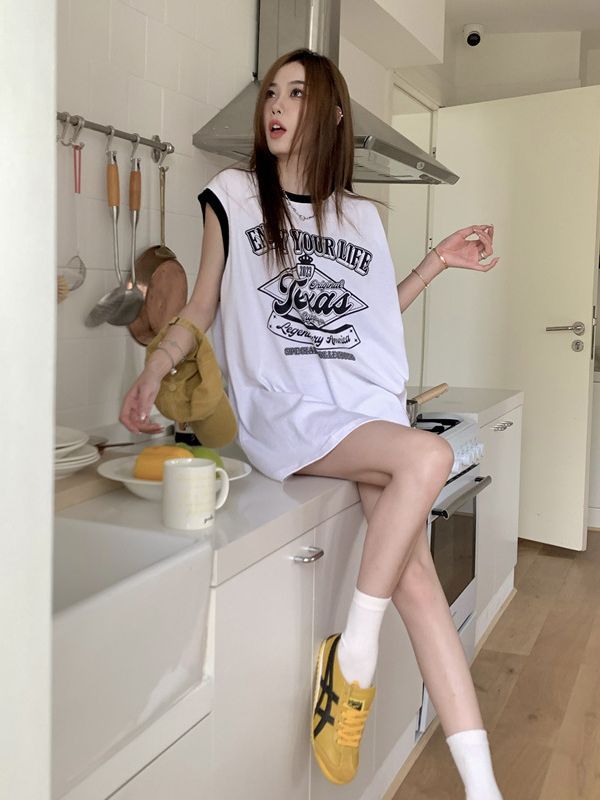 【tops】ラウンドネックノースリーブ英字柄TシャツF7879