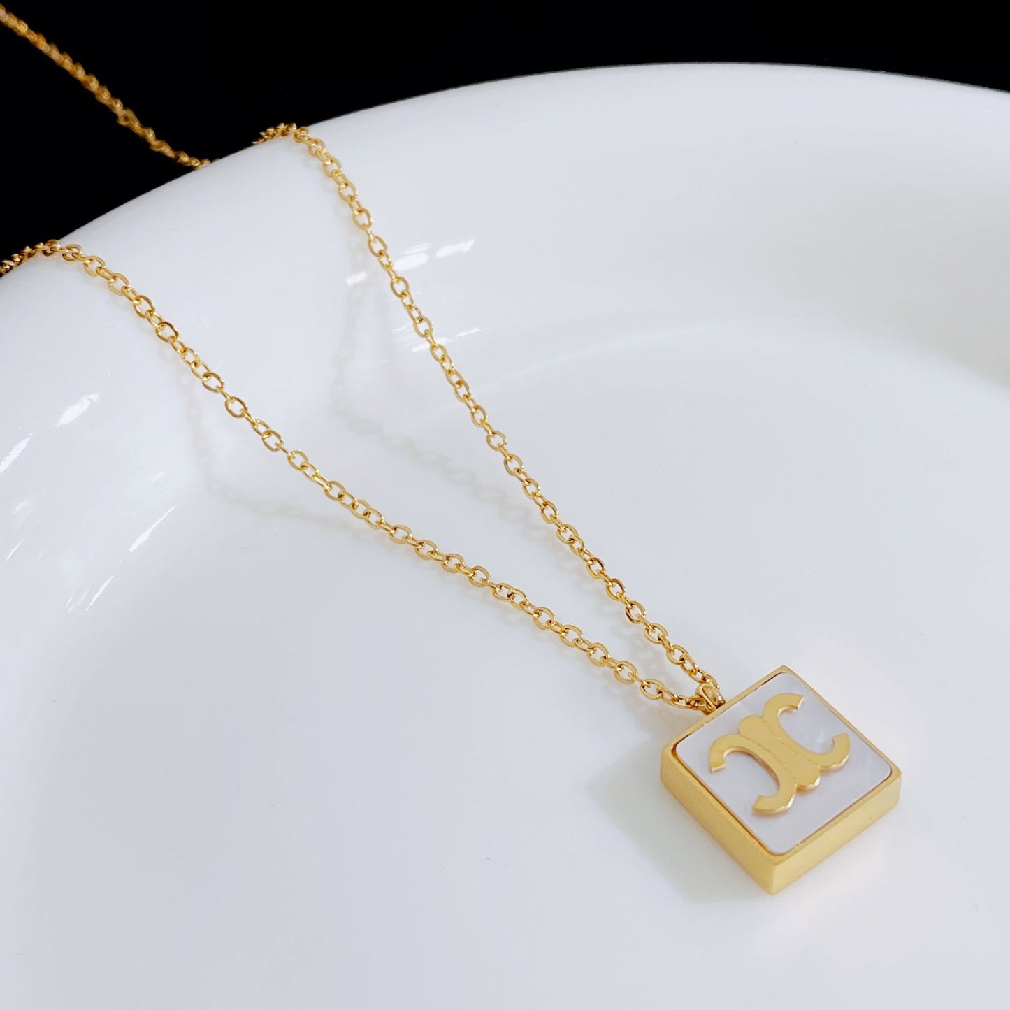 【小物】四角形ネックレスアクセサリーG22197