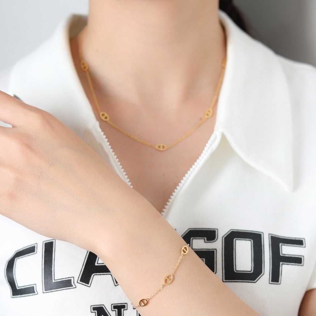 【小物】透かし彫りファッションブレスレットF8189