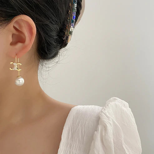 【小物】英字柄ピアスアクセサリーF8407