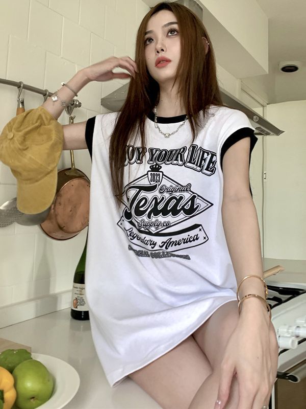 【tops】ラウンドネックノースリーブ英字柄TシャツF7879