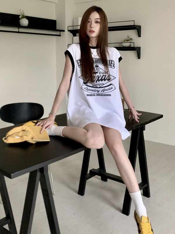 【tops】ラウンドネックノースリーブ英字柄TシャツF7879