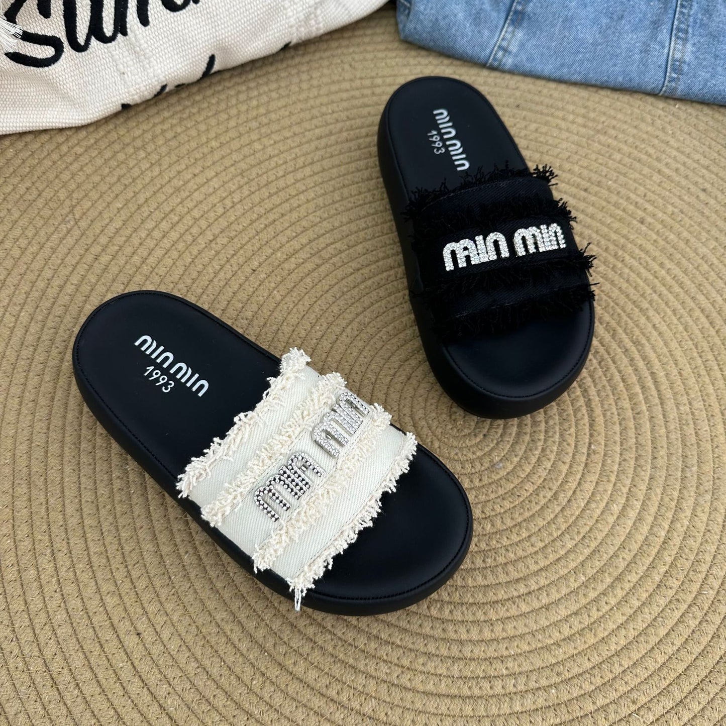 【shoes】2色英字柄サンダルスリッパF7698