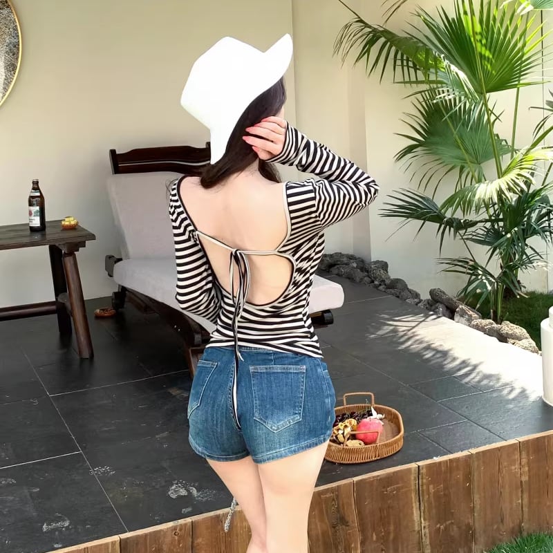 【tops】ボーダー柄オープンバックトップス Q8318