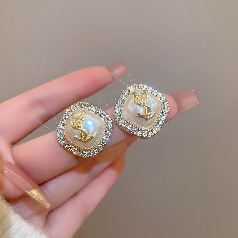 【小物】英字柄ピアスアクセサリーF7804