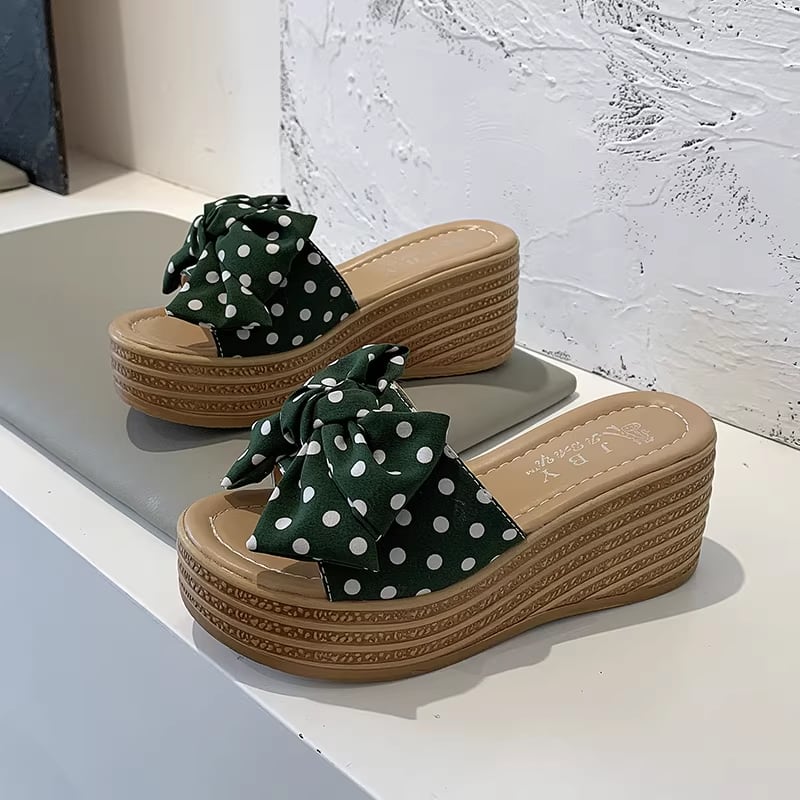 【Shoes】ドット柄厚底サンダル Q8441