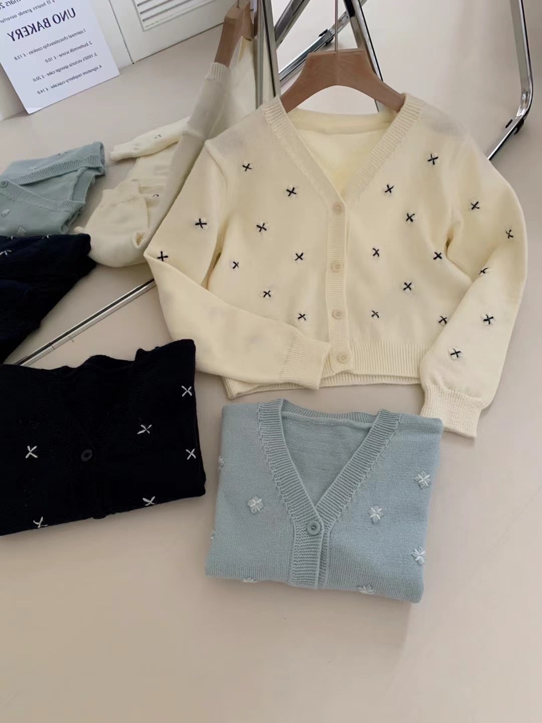 【outer】Vネックニットカーデ M25925