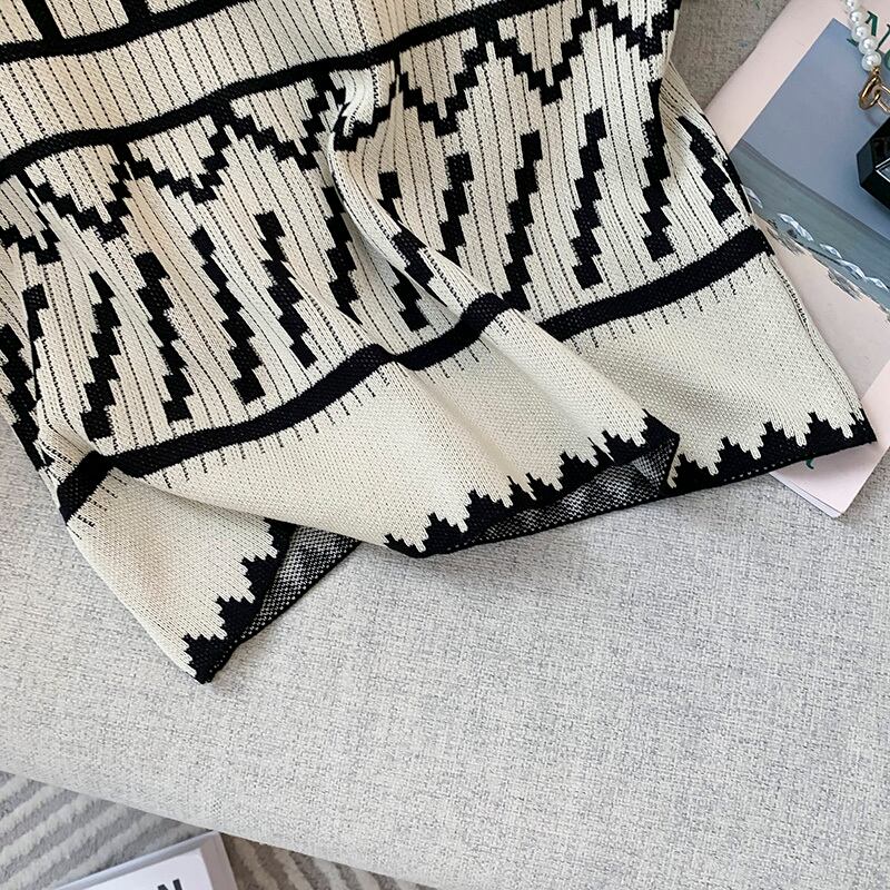 【tops】ジオメトリック柄ニットタンクトップF7304