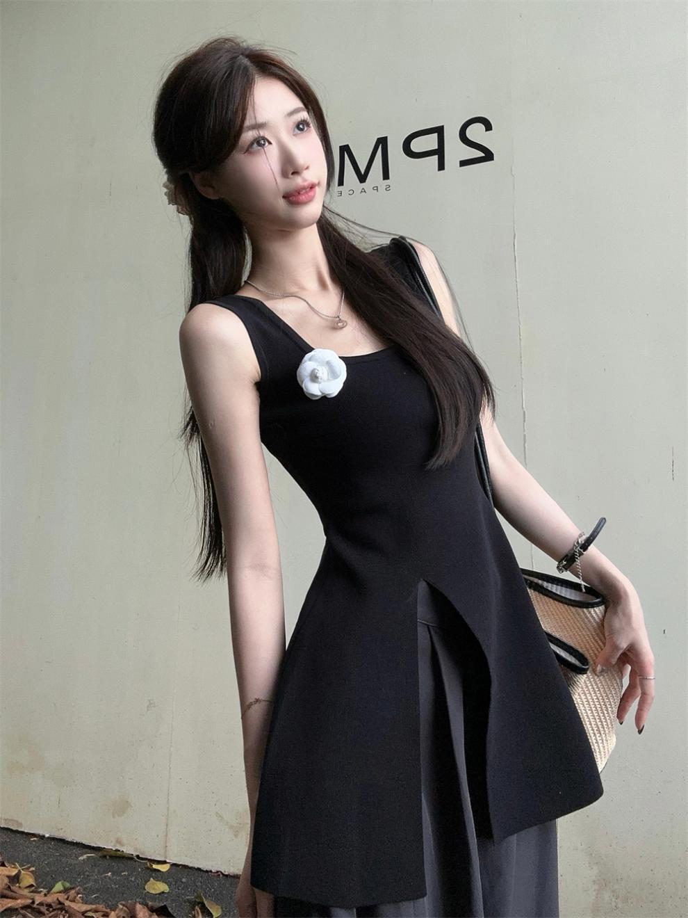 【tops】スリットニットキャミソール M24844