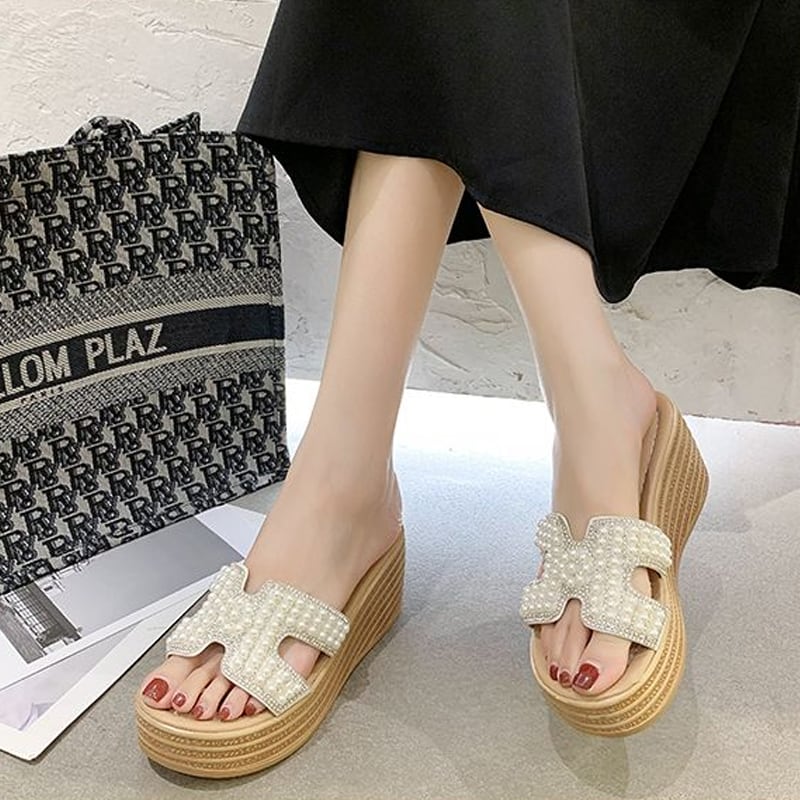 【Shoes】パール付き厚底サンダル Q8432