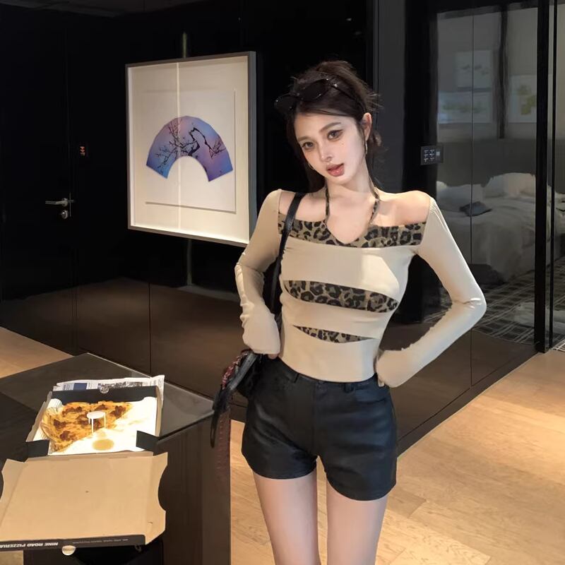 【tops】ヒョウ柄ドッキングトップス Q8142