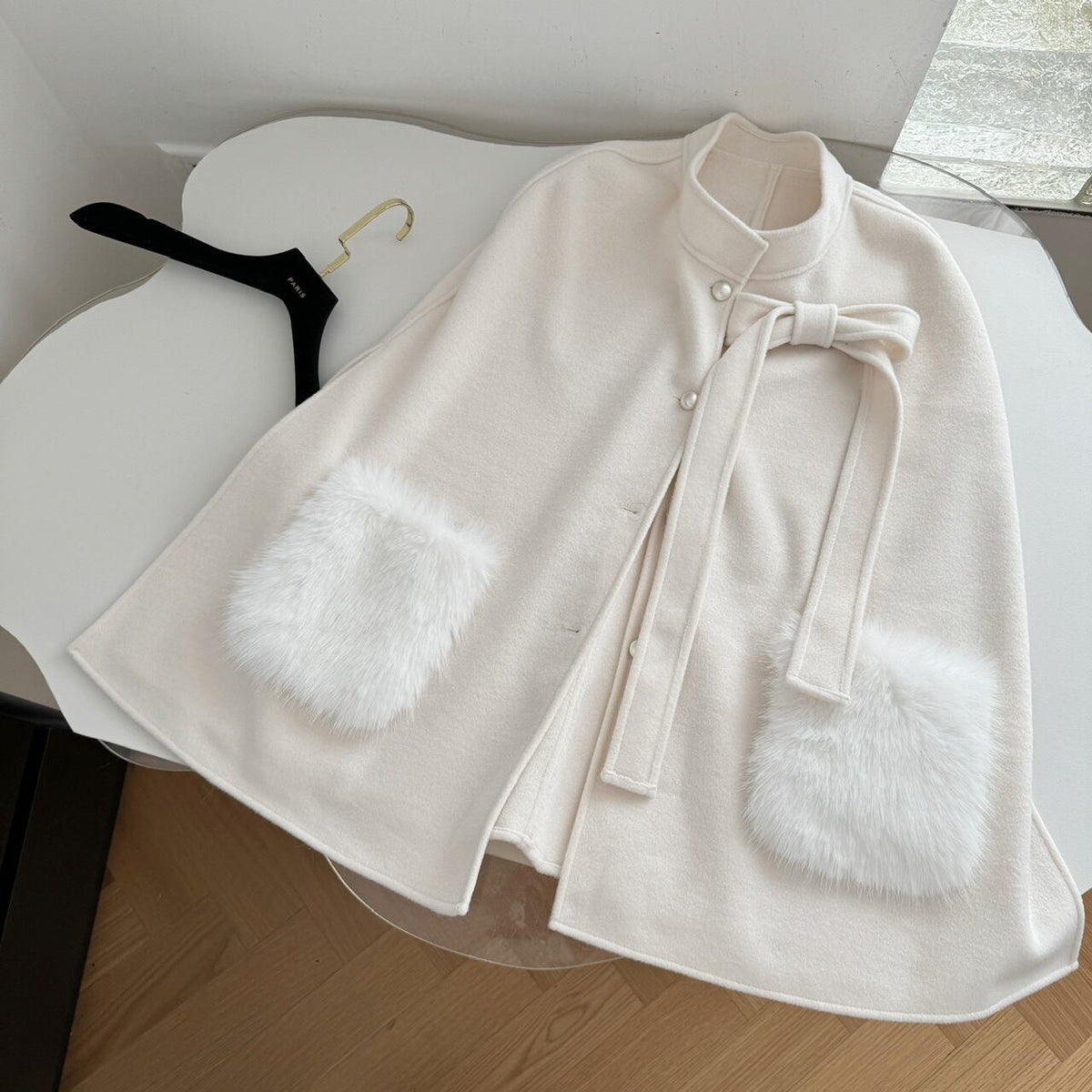 【outer】ポケファーケープコート　M27597