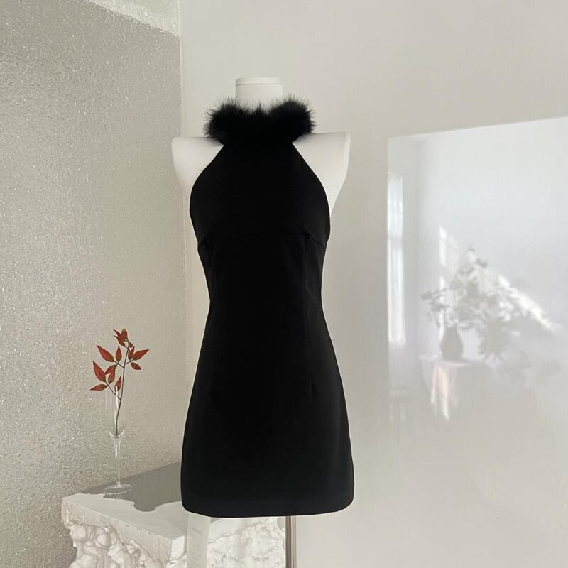 【dress】ファー付きホルターネックワンピース Q7636