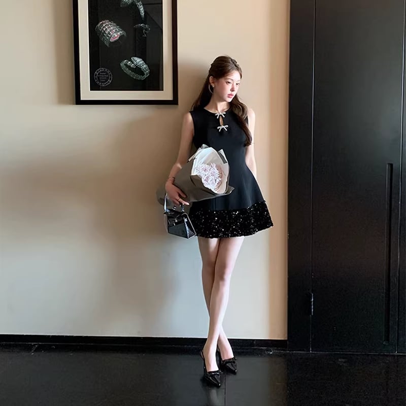 【dress】ノースリーブラインストーン付きミニワンピース Q8393