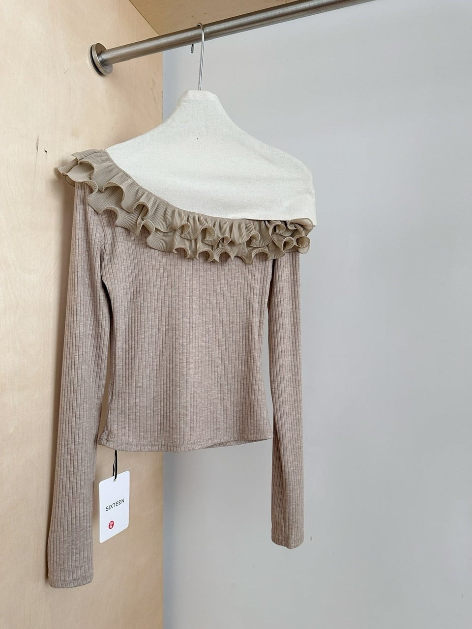 【tops】フリルニットトップス　M27725
