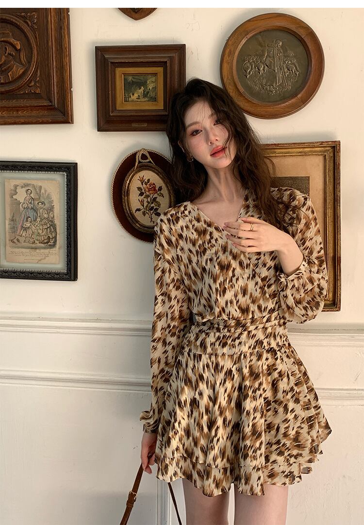 【dress】Vネックヒョウ柄ワンピース　M29661