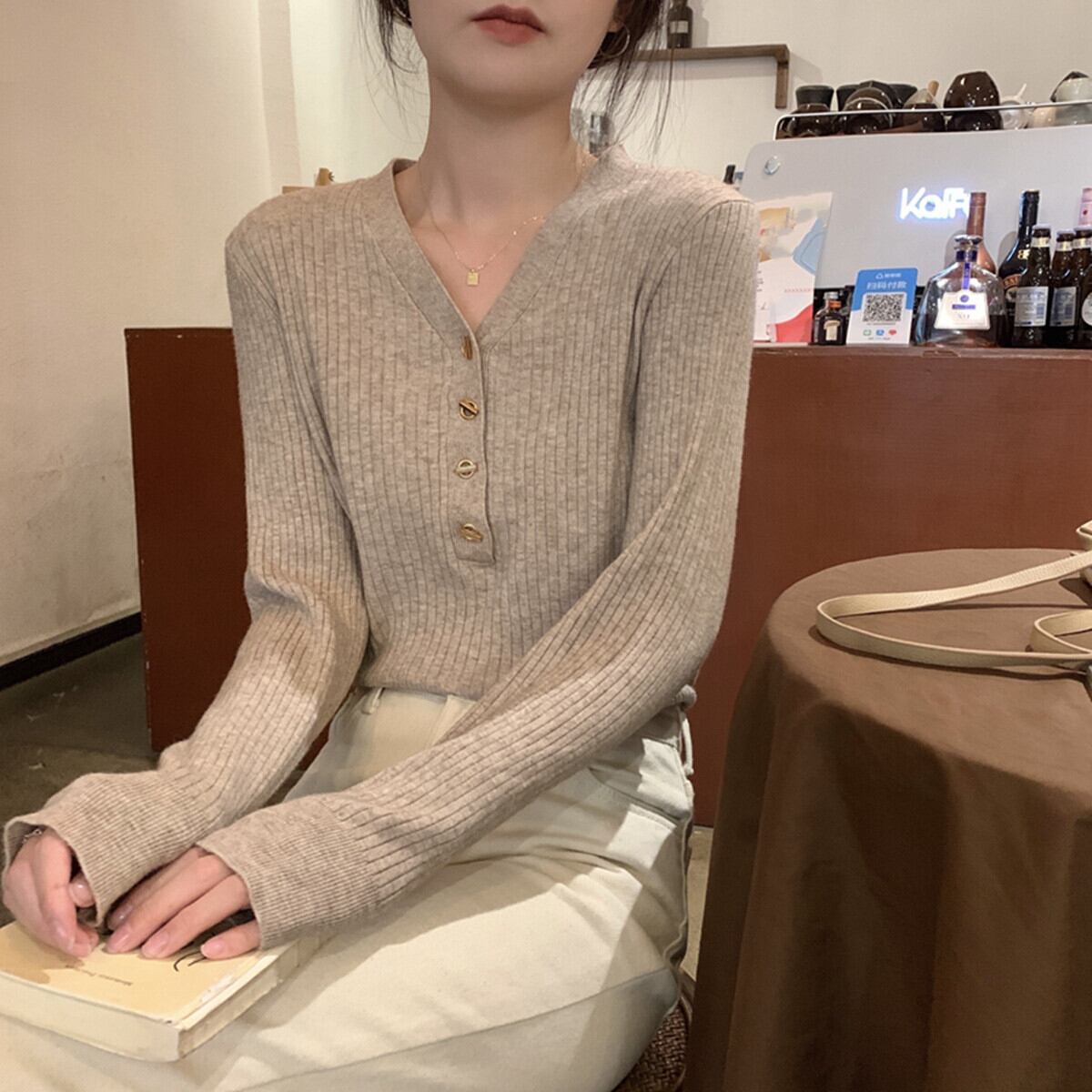 【tops】Vネックニットトップス　M27239