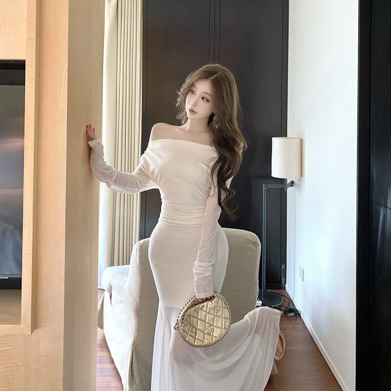 【dress】オフショルダーチュールドッキングワンピース Q7885